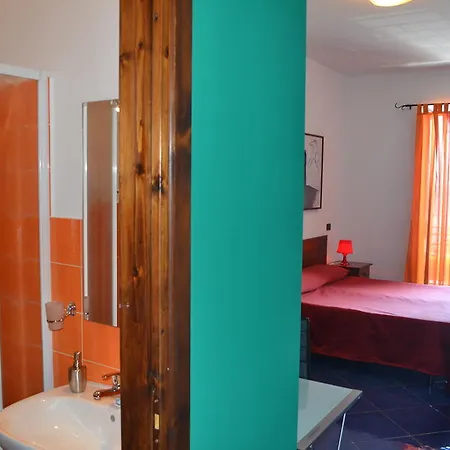 Bed& Breakfast Maredomus 米拉佐