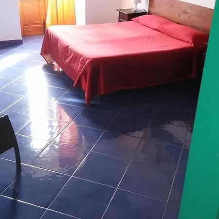 בית הארחה Bed& Breakfast Maredomus מילאצו